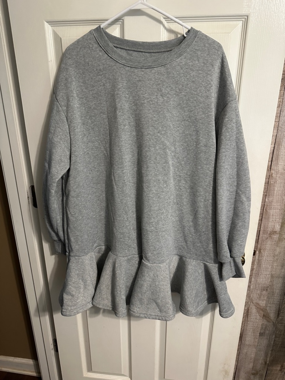 Women's Grey Ruffle-Hem Sweatshirt Top